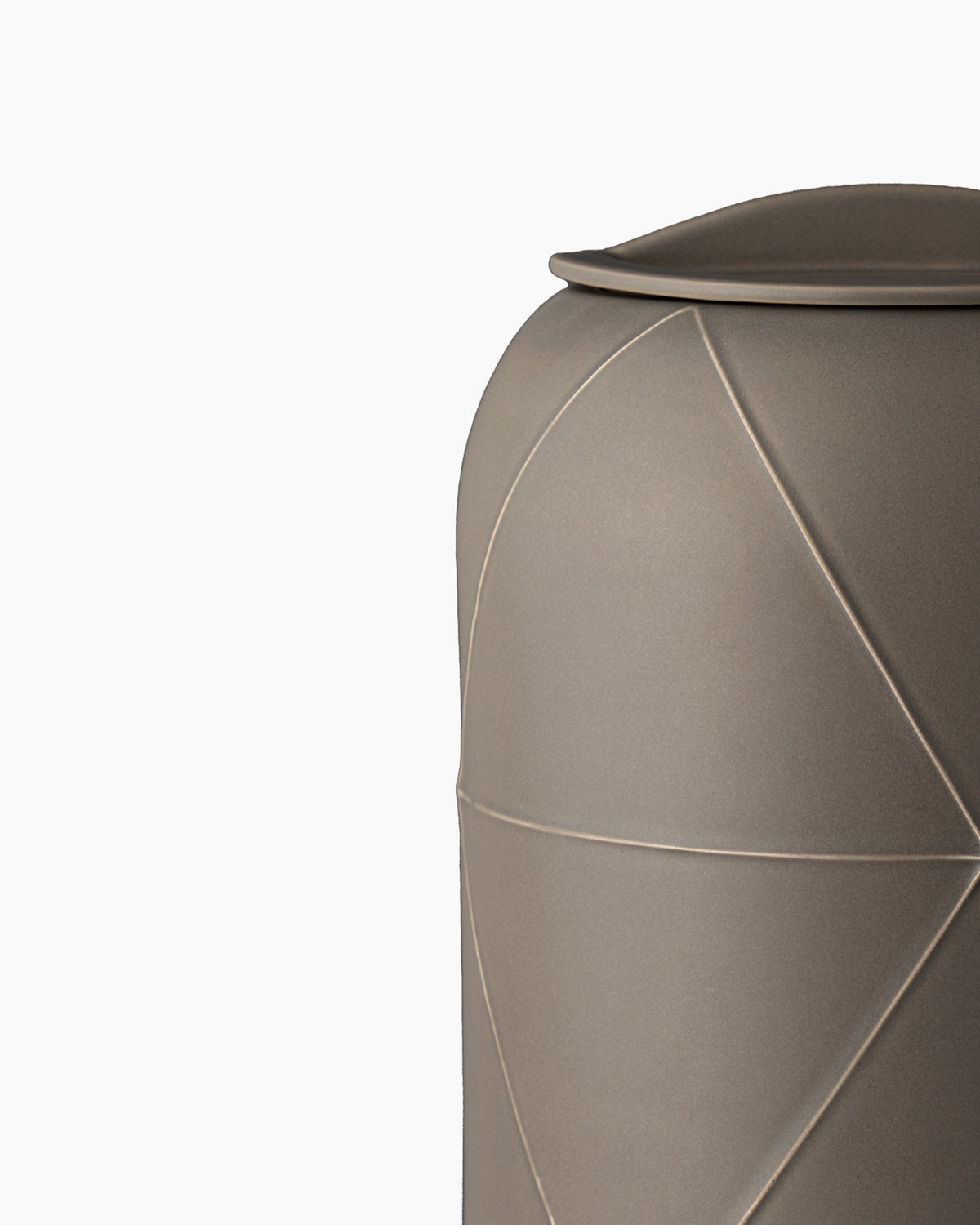 Vase with lid
