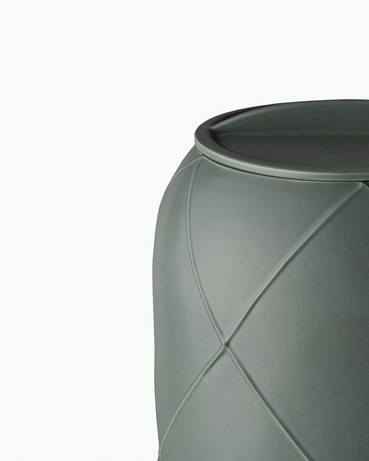 Vase with lid